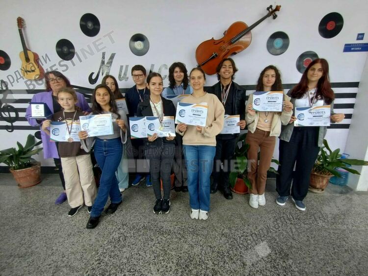 „Майстора“ за пореден път  обра медалите от национален конкурс.