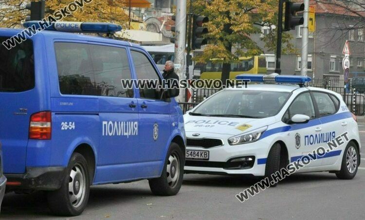 Задържаха хасковлия за кражба на телефон, пари и банкова карта, забравени на пейка до бензиностанция