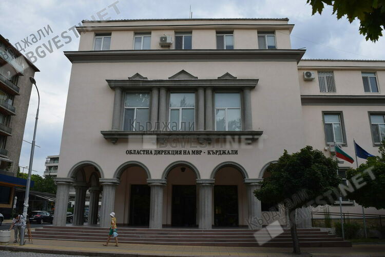 Признателни жители на областта благодарят на полицаи за изпълнен дълг