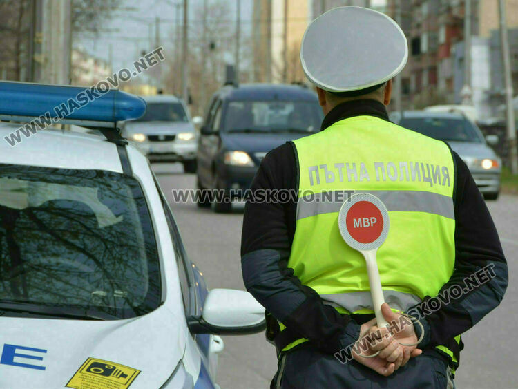 Задържаха дрогиран и двама пияни водачи в Хасковско