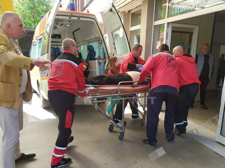 Тежка катастрофа тази сутрин на входа на Кърджали, колата е по таван, а водачът в болница