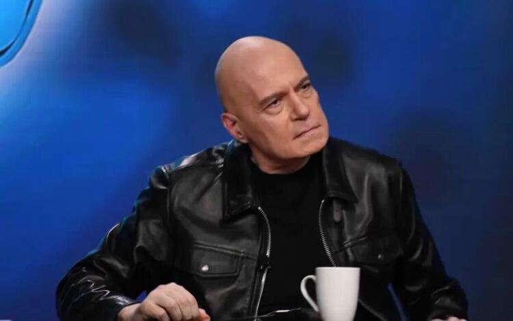 Слави Трифонов окончателно загуби дело за клевета за 100 000 лв.