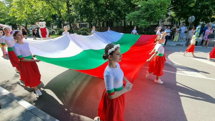 Над 1600 гости очакват в Минерални бани за Международния детски етнофестивал 