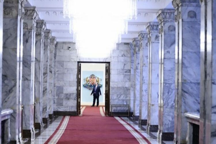 Президентските избори: Кой ще се изправи срещу кандидата на Радев
