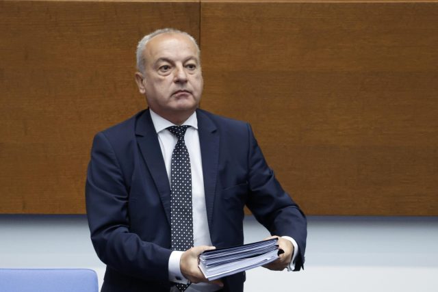 Гълъб Донев обеща редакция на "глупостта" за домашната ракия
