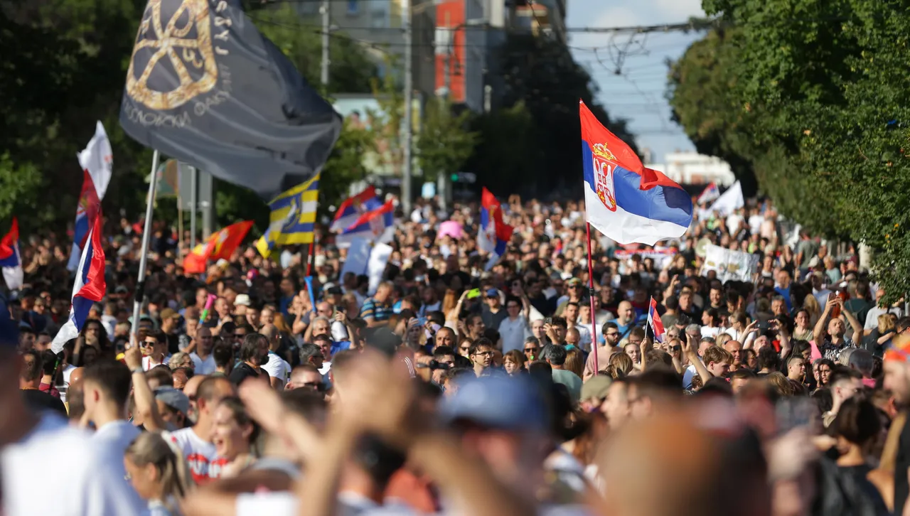 Студентската листа в Сърбия няма да налага санкции на Русия, продължава политиката на Вучич