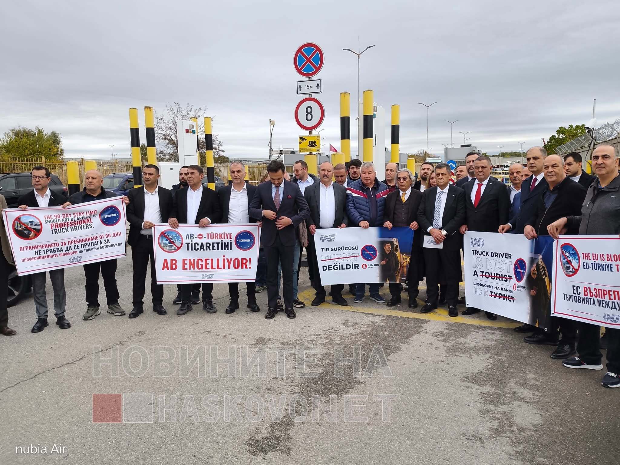 Над 6000 тира са блокирани на границата с Турция, опашката спира и български камиони