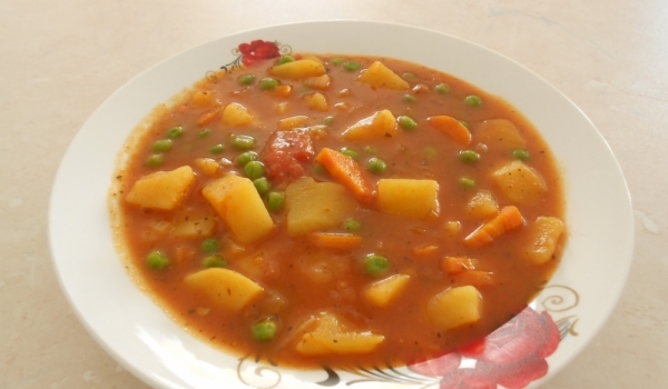 Грах с домати